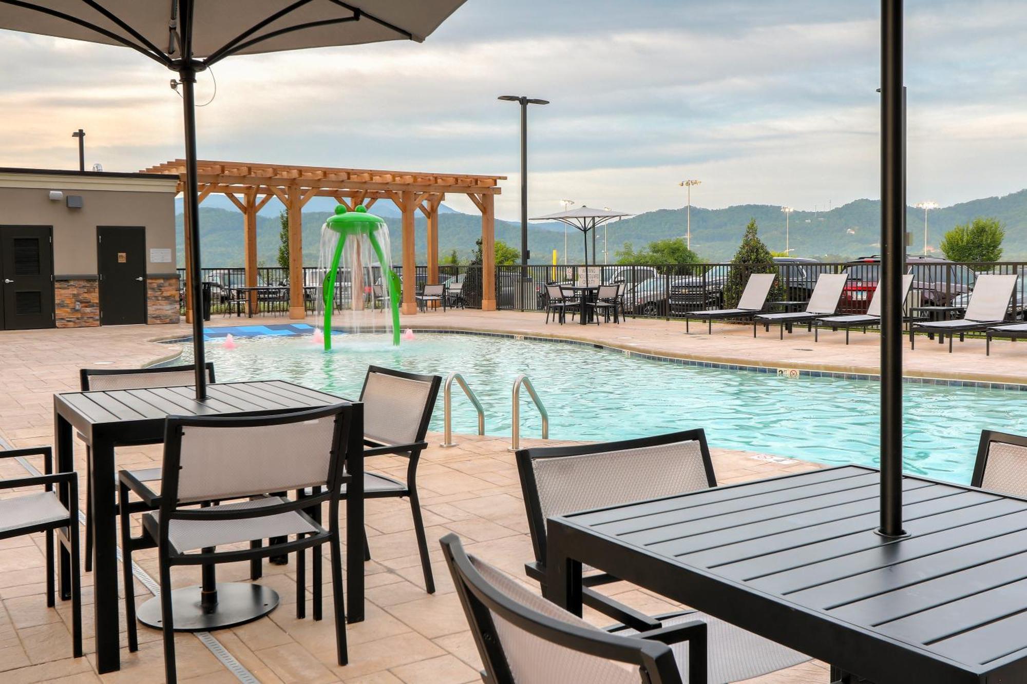 Staybridge Suites Pigeon Forge - Smoky Mtns By Ihg Екстериор снимка